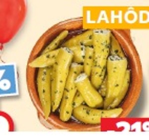 Zelené feferóny plnené syrom a tym.