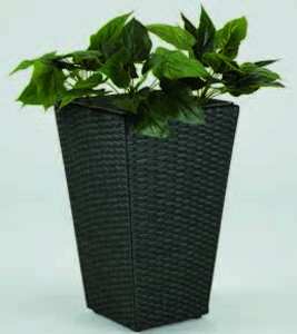 4) Prútený kvetináč BLOMMOR