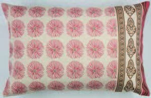 1) Ozdobná obliečka na vankúš KATTEFOT