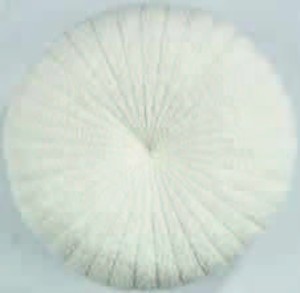 6) Ozdobný vankúš KUGLEASK