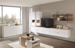 1: Obývacia zostava - závesná vitrína