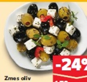 Zmes olív a mäkkého syra