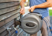 LUX-TOOLS NÁSTENNÝ BOX ASR-20 SO SAMONAVÍJACOU HADICOU 13 MM (1/2")